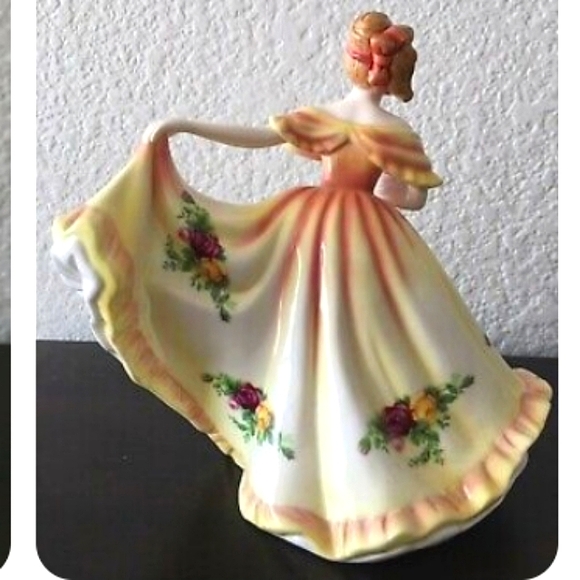 👉*VINTAGE* ROYAL ALBERT "CHARLOTTE" OCR DESIGN DRESS~  ROYAL DOULTON #HN4949 - Picture 4 of 5